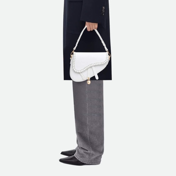 NWOT Valentina Rose Saddle Bag in White OS - Picture 2 of 11
